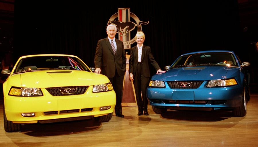 Ford Mustang 1999 года  (фото 26 из 60)